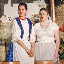 A vén bakancsos és a fia a huszár