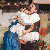 A vén bakancsos és a fia a huszár